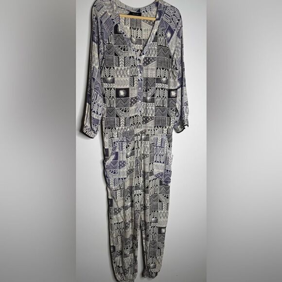 Kaitlyn Aztec Jumpsuit   - Picture 1 of 12